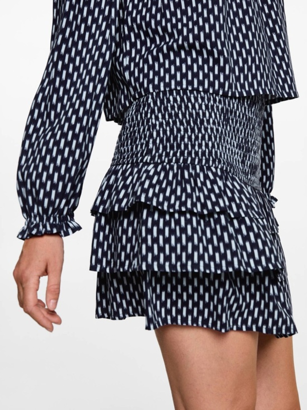 Brand New 💙 Mango Navy and White Printed Tiered Ruffle miniskirt